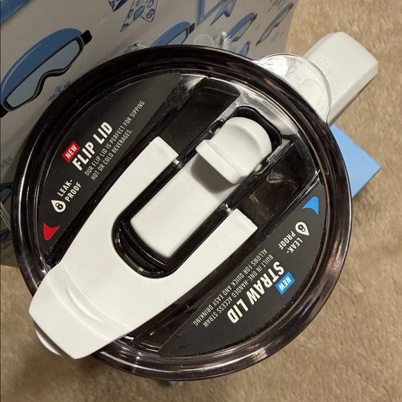 HYDRAPEAK “Ski Blue Bow" Limited Edition Hydrapeak 40oz Voyager Tumbler - Picture 6 of 10